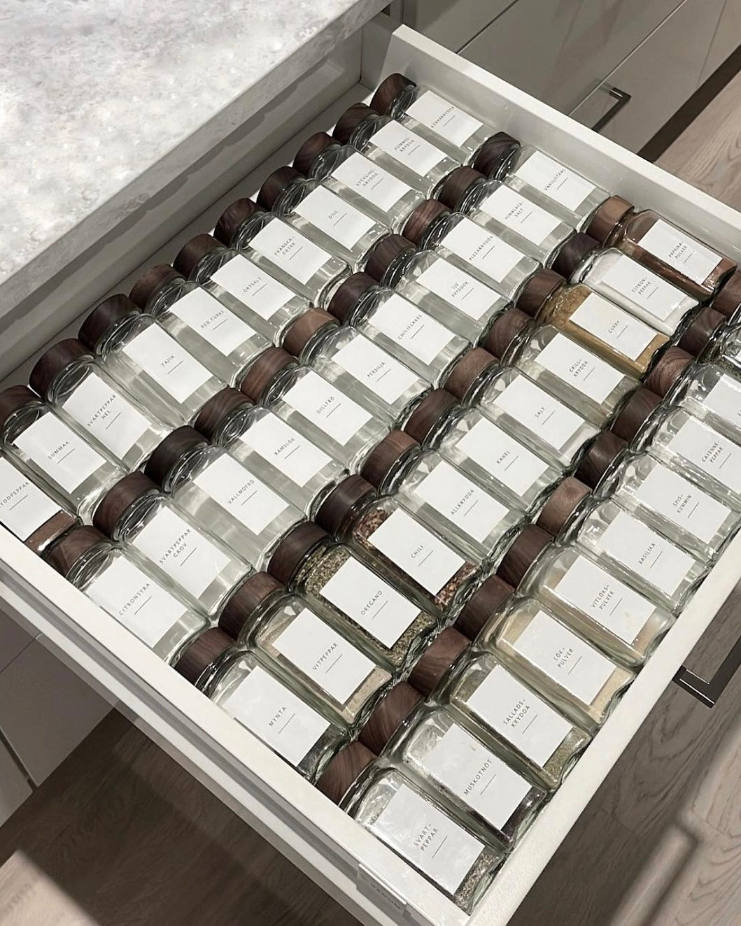 Kryddburkar ink kryddetiketter set om 24